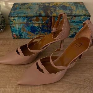 Aquatalia tan heels